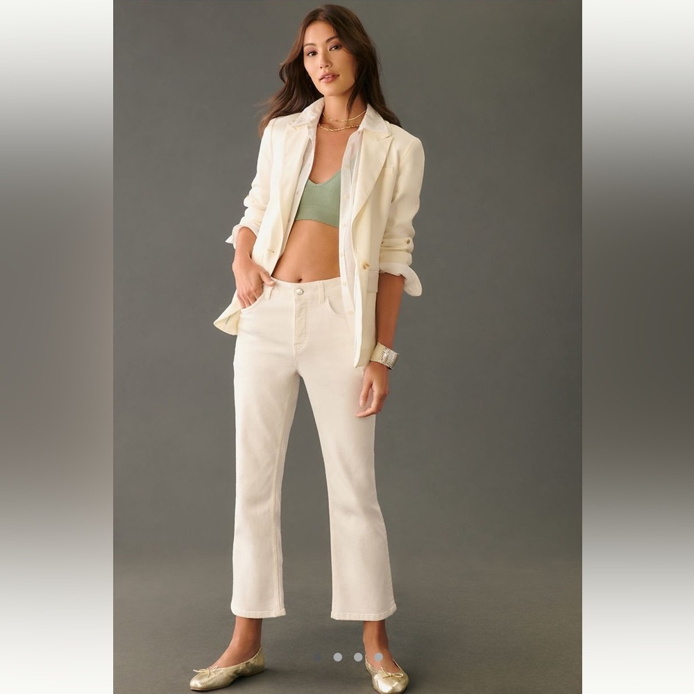 The Yaya mid rise crop flare jeans by pilcro
